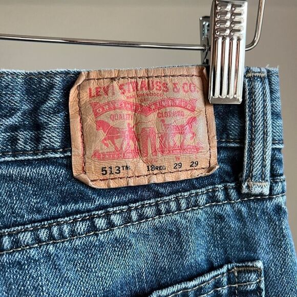 Faded Distressed Levi's 513 Slim Size 18 Reg Waist 30 Whiskered Blue Denim Jeans - Picture 5 of 7